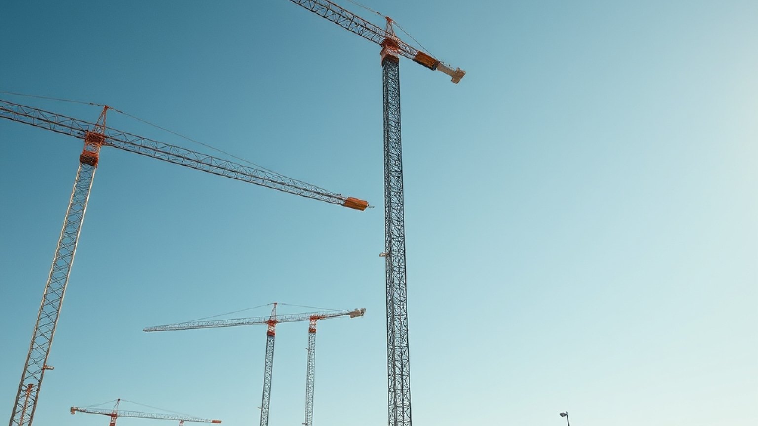 Holenderski rząd przyspiesza rozbudowę sieci energetycznej